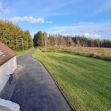 Дом отдыха Secret Hideaway In Clare *