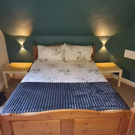 Дом отдыха Secret Hideaway In Clare *