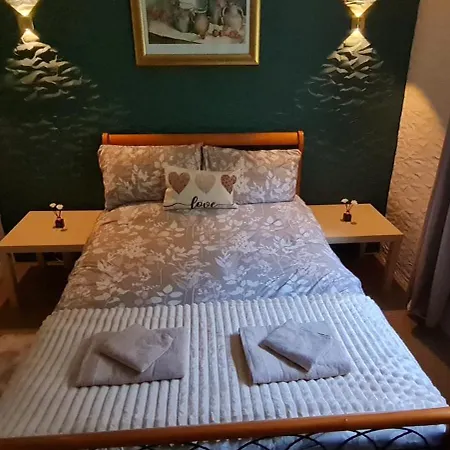 Secret Hideaway In Clare